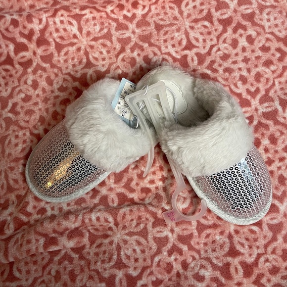 Cat & Jack Other - Cat & Jack Glittery Kids' Slippers with Plush Trim
